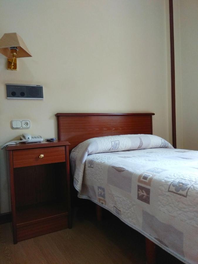Hotel Capital De Galicia ซานติอาโก เด กอมโปสเตลา ภายนอก รูปภาพ