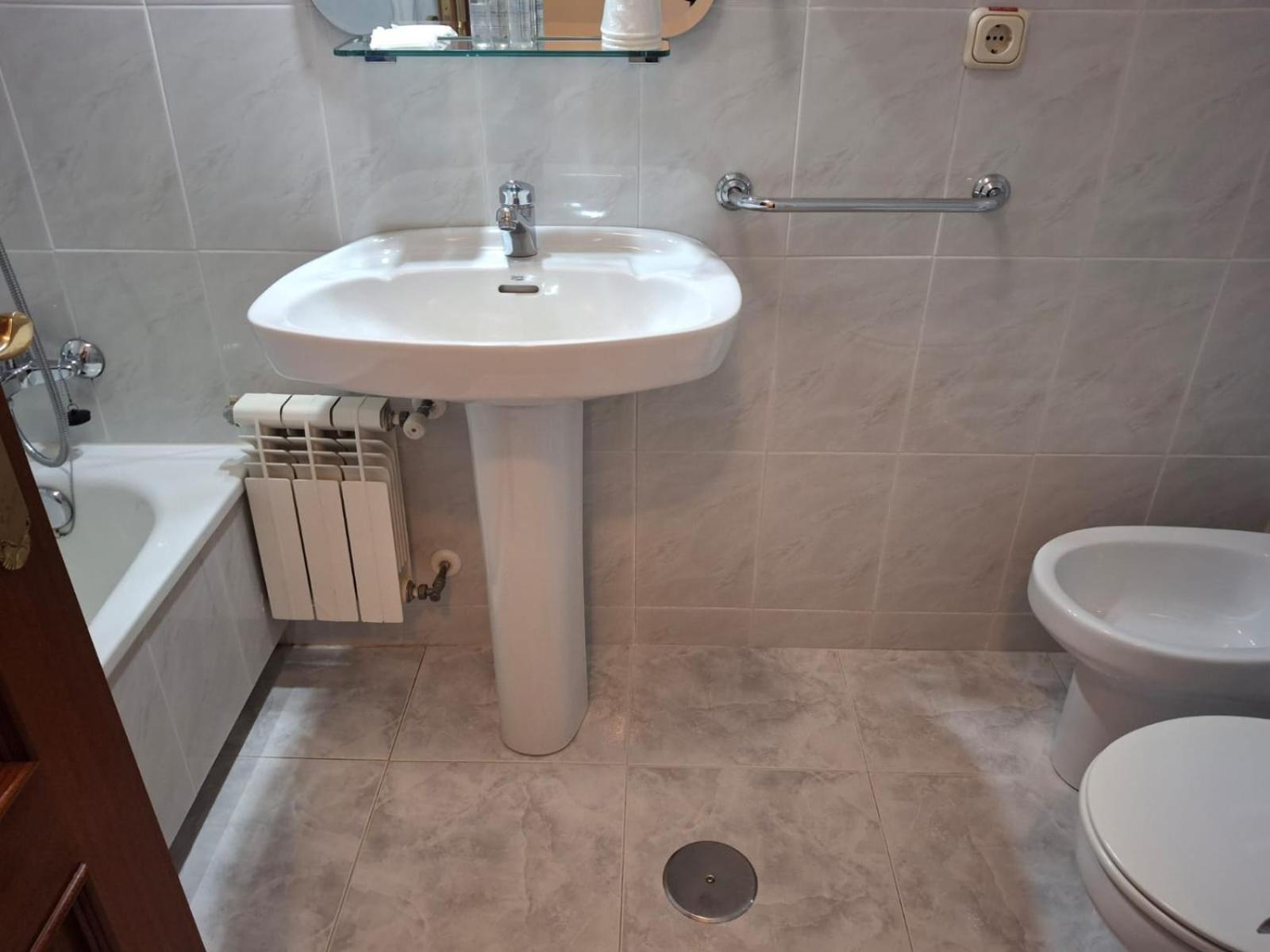 Hotel Capital De Galicia ซานติอาโก เด กอมโปสเตลา ภายนอก รูปภาพ