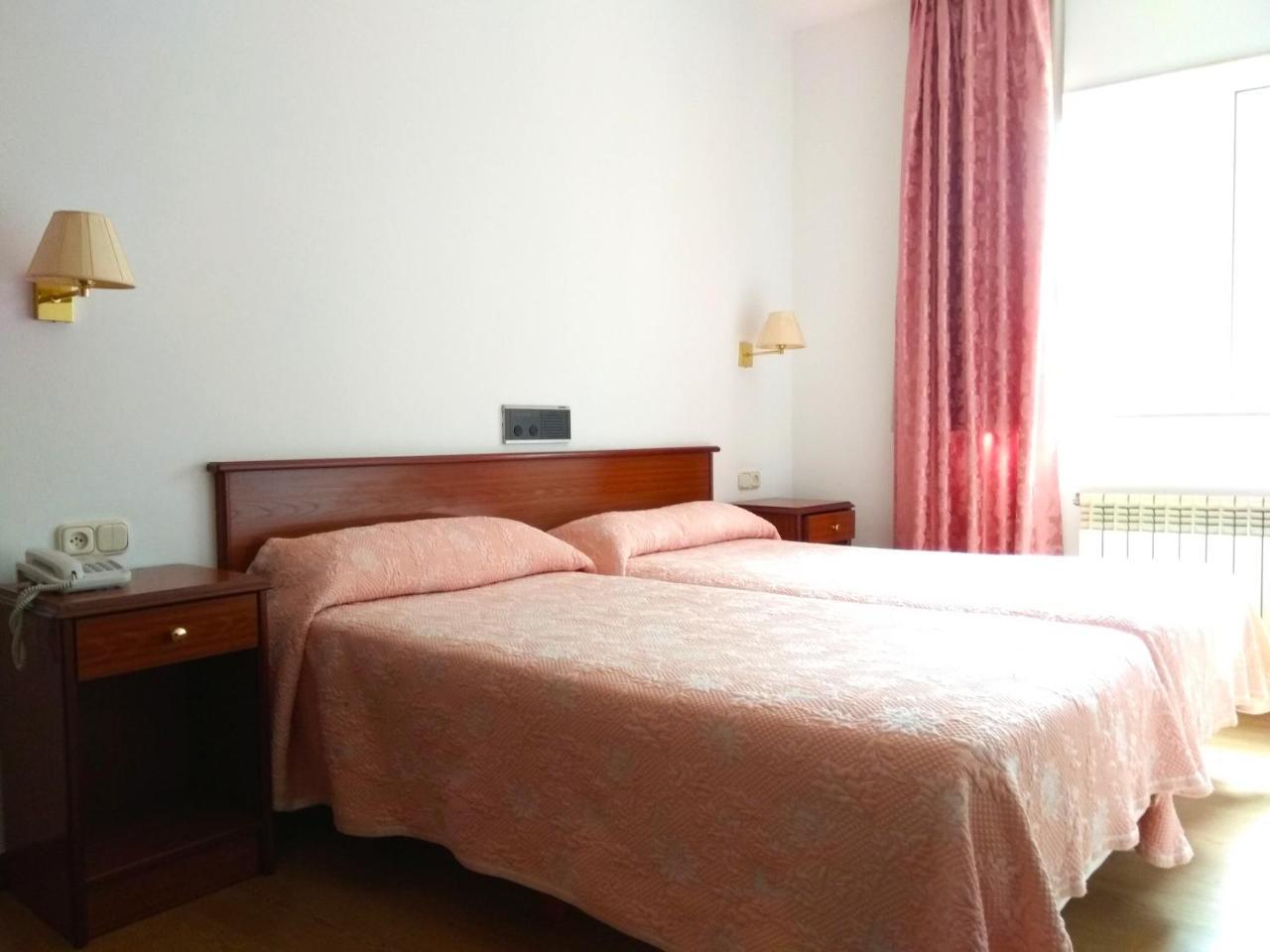 Hotel Capital De Galicia ซานติอาโก เด กอมโปสเตลา ภายนอก รูปภาพ